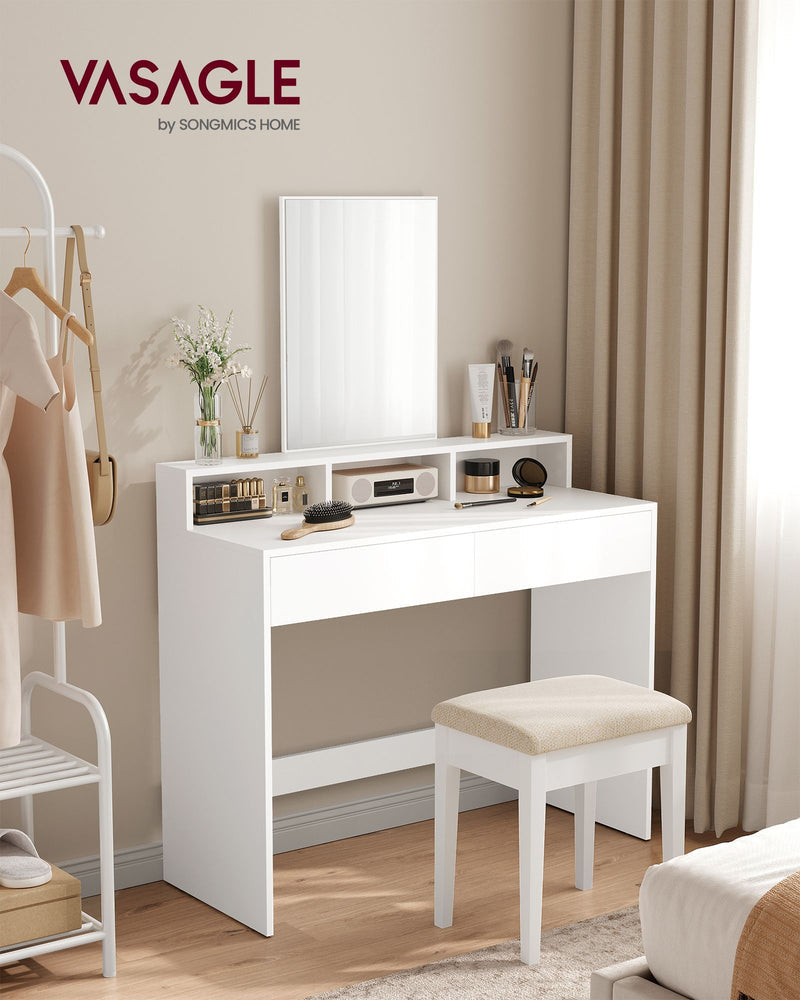 Sminkebord i enkelt minimalistisk design - -