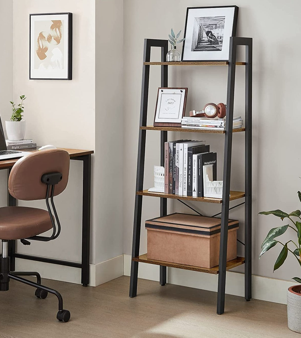 Stigereol i vintage design - Reol -